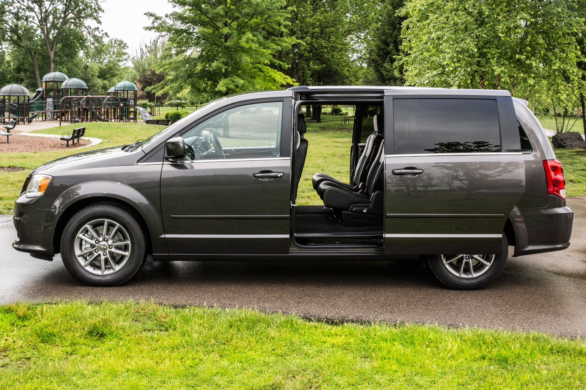 2017 Dodge Grand Caravan Fuel Capacity